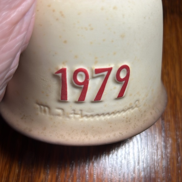 3/$25 Goebel M.J Hummel 2nd Edition Annual Bell 1979 in Bas-Relief Germany - Picture 4 of 6